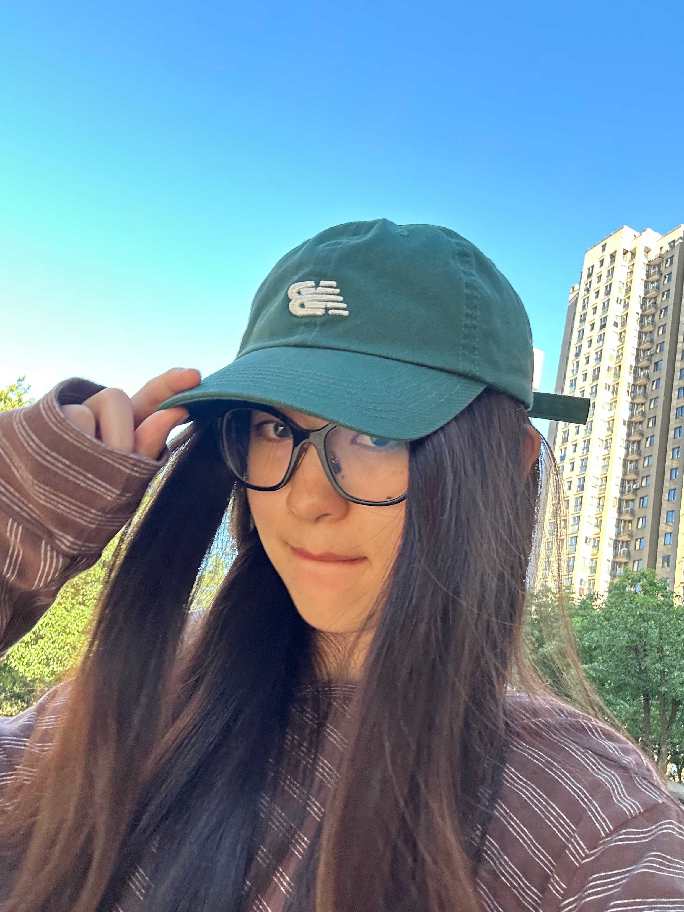 虽然热 但好在能看到动漫里的天空 