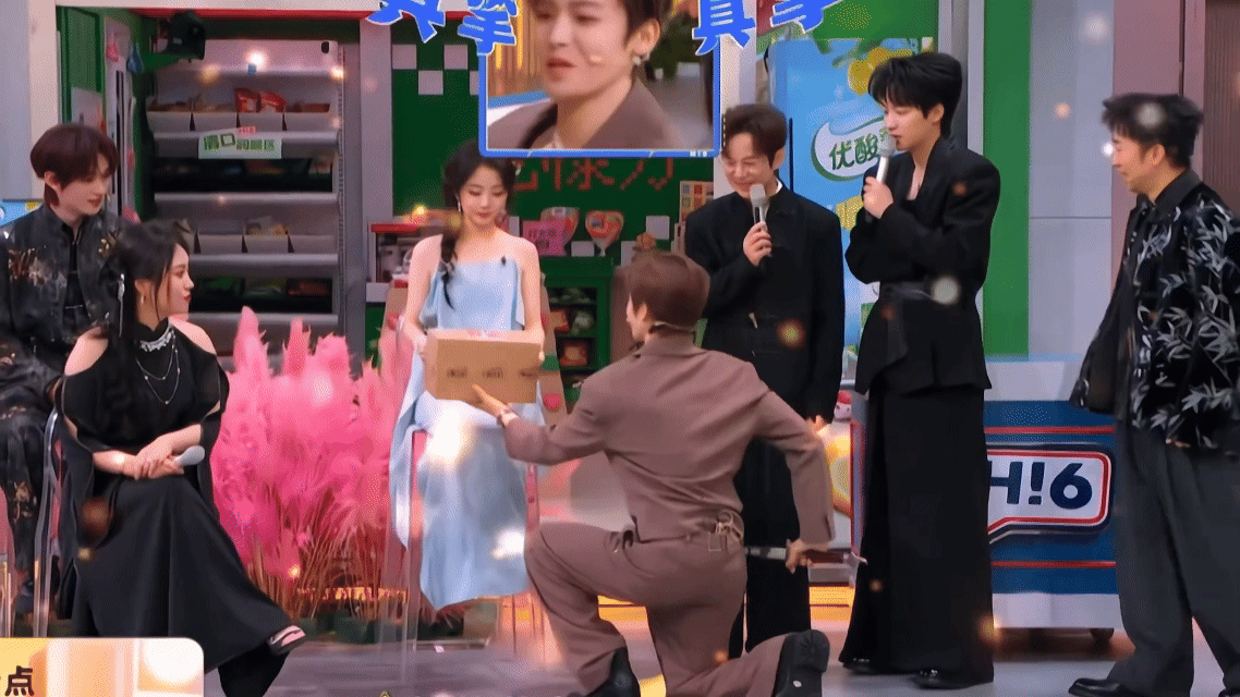 侯明昊谭松韵演上强制爱了侯明昊那句“不管选不选，我就选你”也太带感了，谭松韵被拉