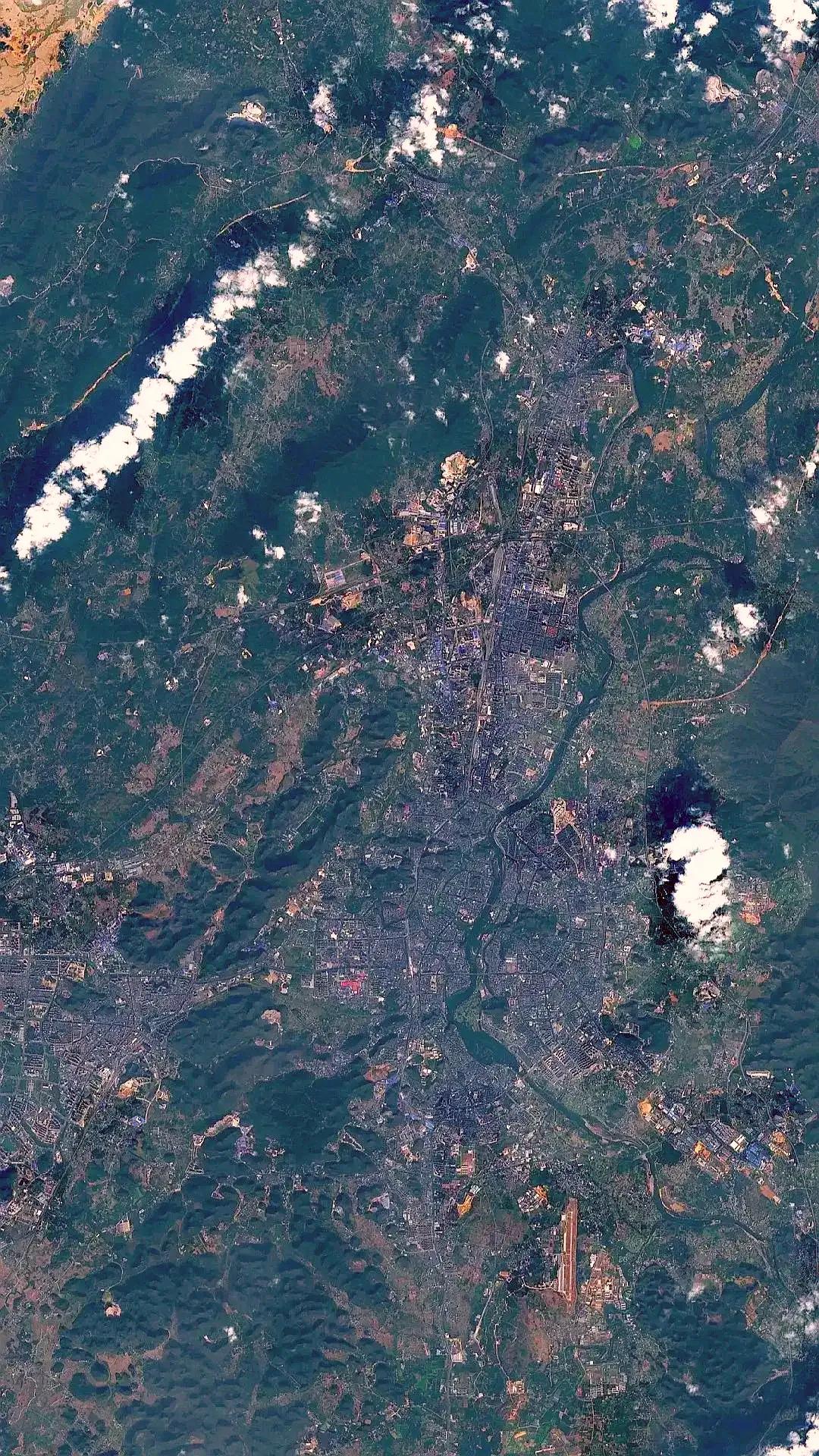 广西桂林市最近卫星图（12）