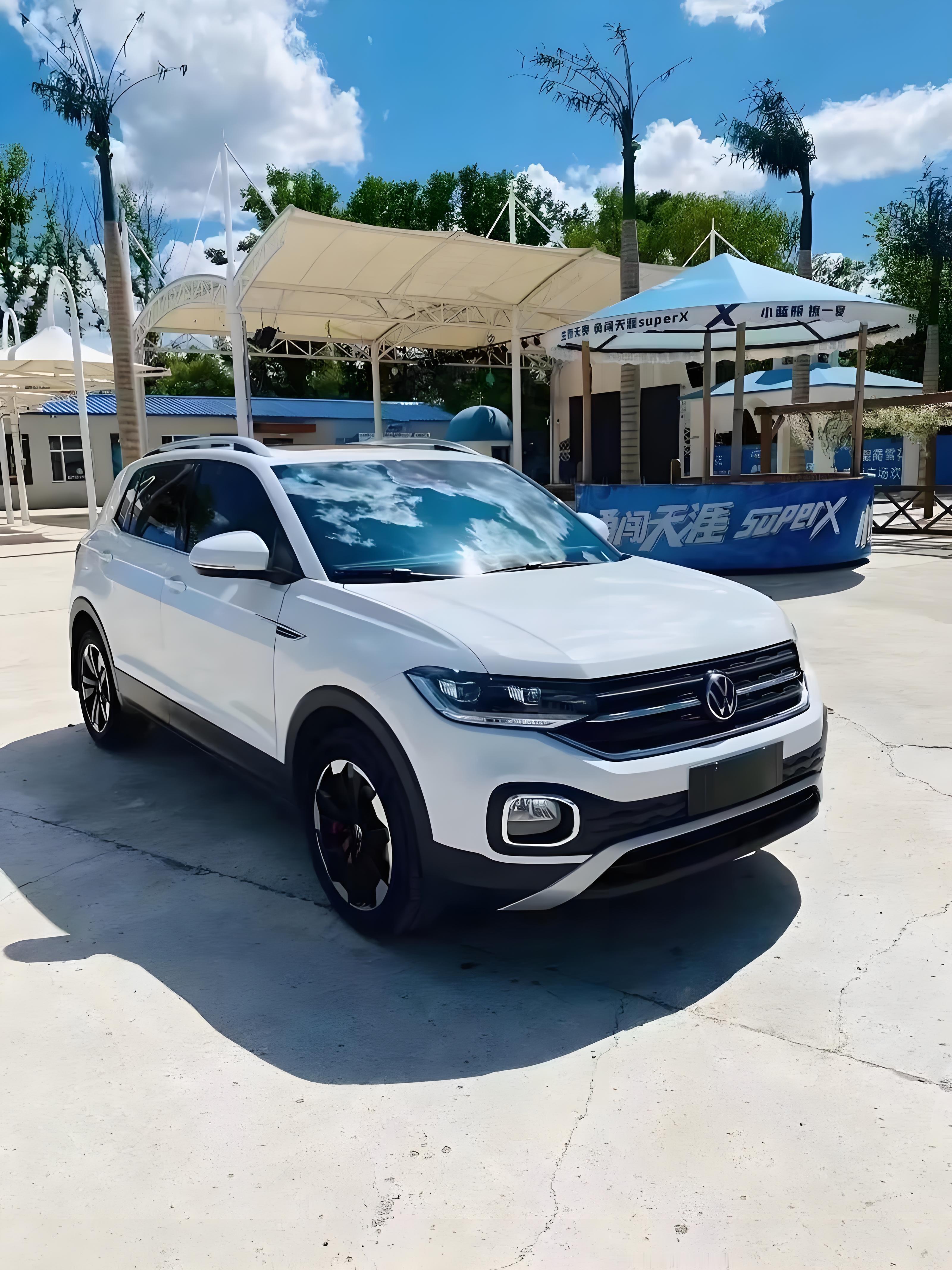 15万这个赛道还是太拥挤了  汽场全开  🚗在如今的汽车市场中，15 万预算的