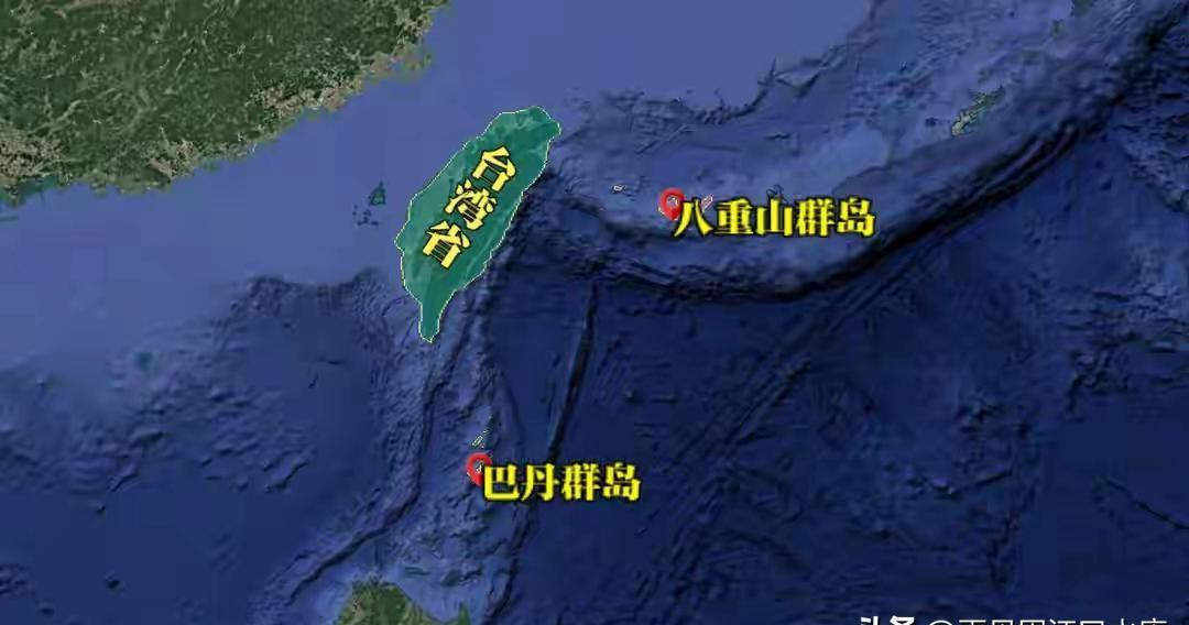 我在手机上看地图，菲律宾离中国很近，离它自己占的那几个岛礁反而挺远。
以前没注意
