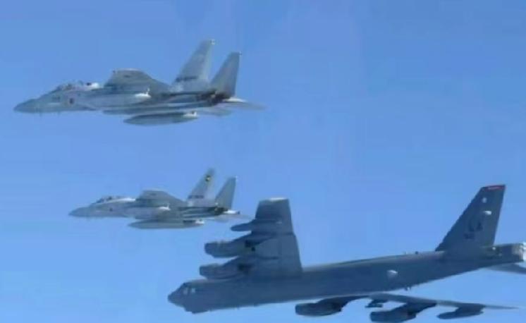 12月11日，法新社报道:“为回应中俄联合战略巡航，美日周三在日本海举行联合空中