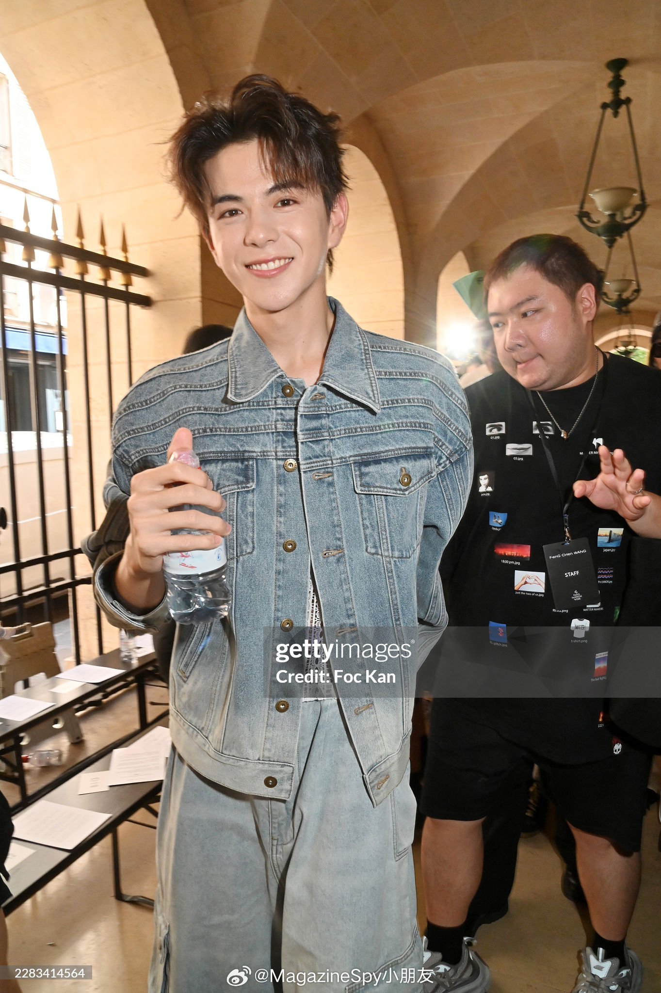 吕思瞳生图来袭💥！亮相巴黎男装周FengChenWang王逢陈大秀，身穿Fen