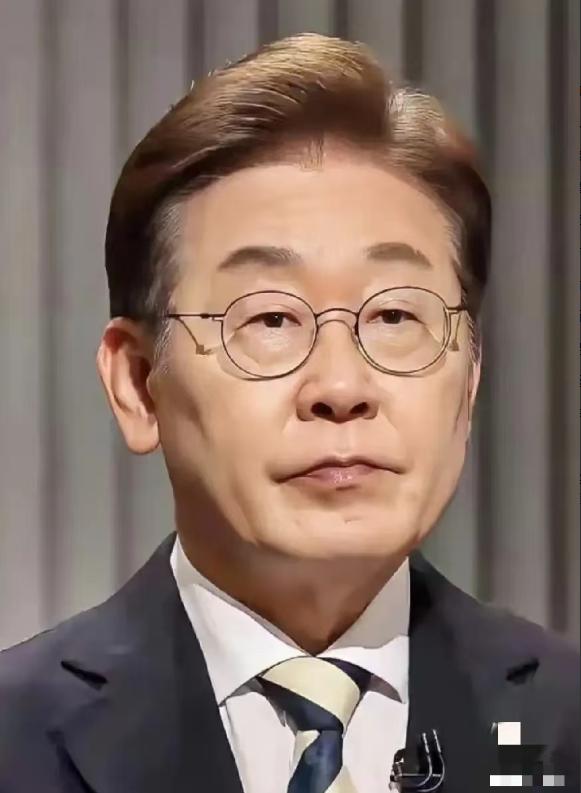 韩国传来新消息
3月24日，韩国政府正式宣布，从25号零点起，所有公家单位的公务