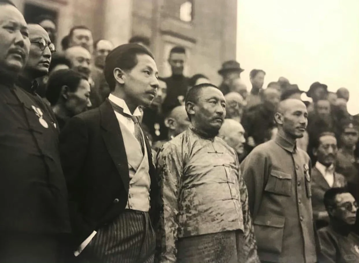1931年5月17日，国民会议闭幕，照片为（前排由右至左）张静江、蒋中...