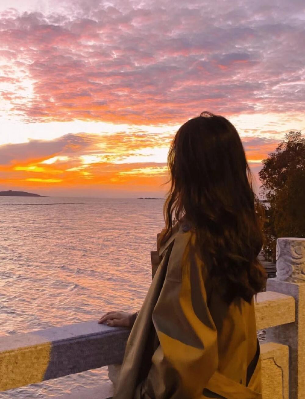 想不到如此漂亮的女孩，家里竟这般邋遢，更可气的是，你帮了她，她却不懂感恩！
以前