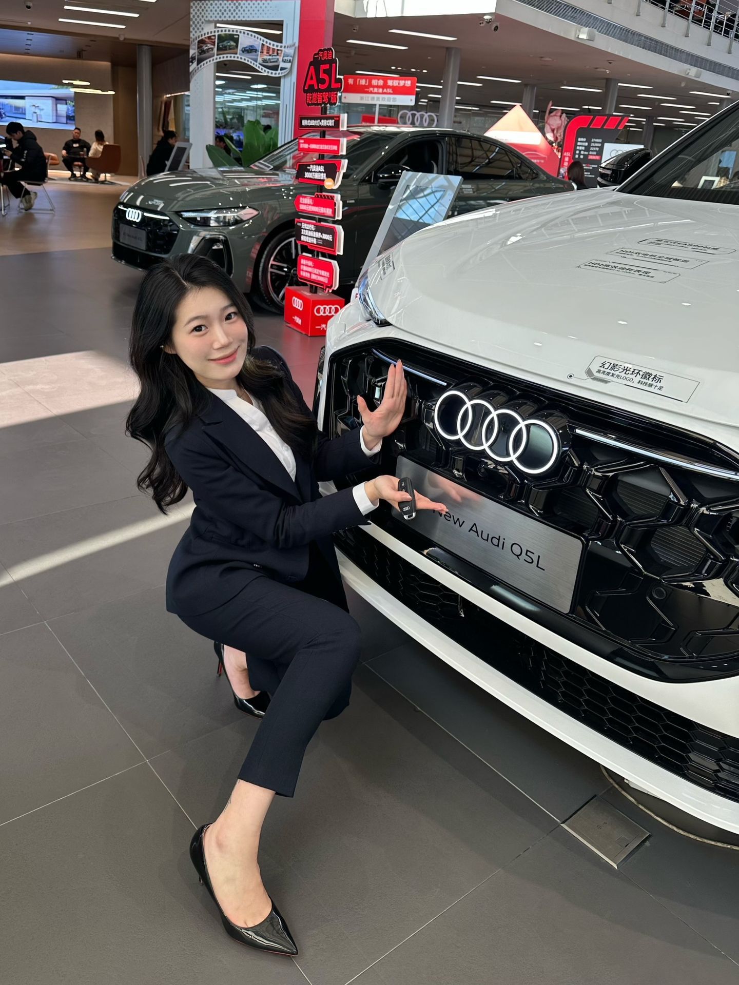 奥迪四环会发光 