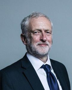 上世纪60年代，美国一个长着四条腿和两个生殖器官的女孩，被父亲高价卖给马戏团，女