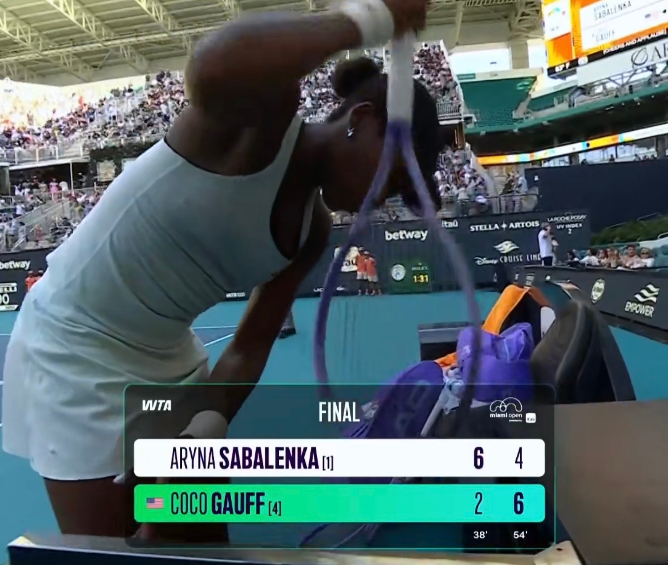 萨巴伦卡vs高芙 有人在看吗？决胜盘了