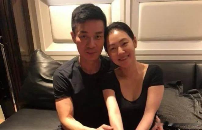 感觉许雅钧对小s是真爱，跟小s结婚20年每次都力挺小s，人前人后也是给足了体面。