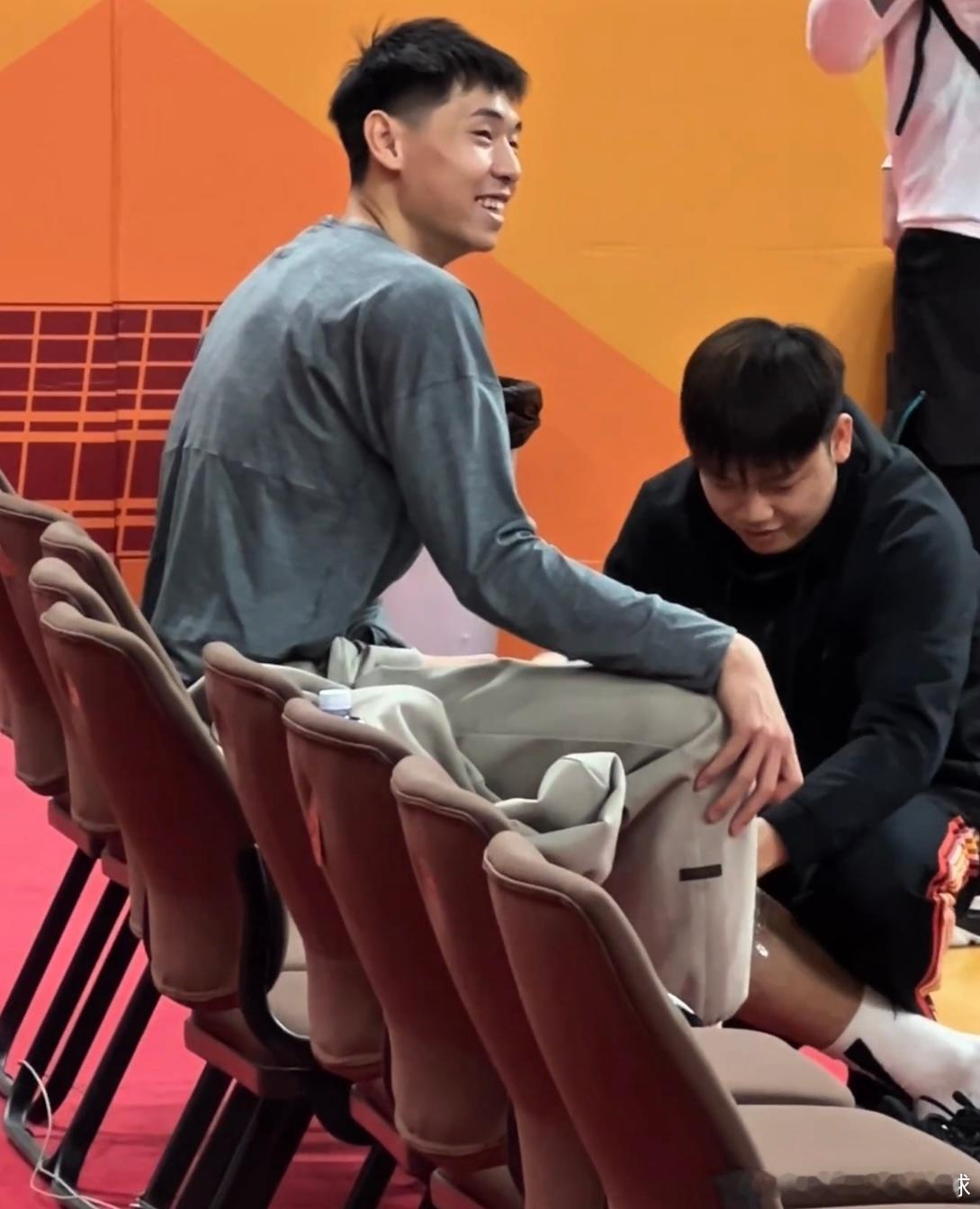 当刷到崔永熙说自己这个“身残志坚”的时候，突然有点心酸了！从NBA大伤回来，到逐