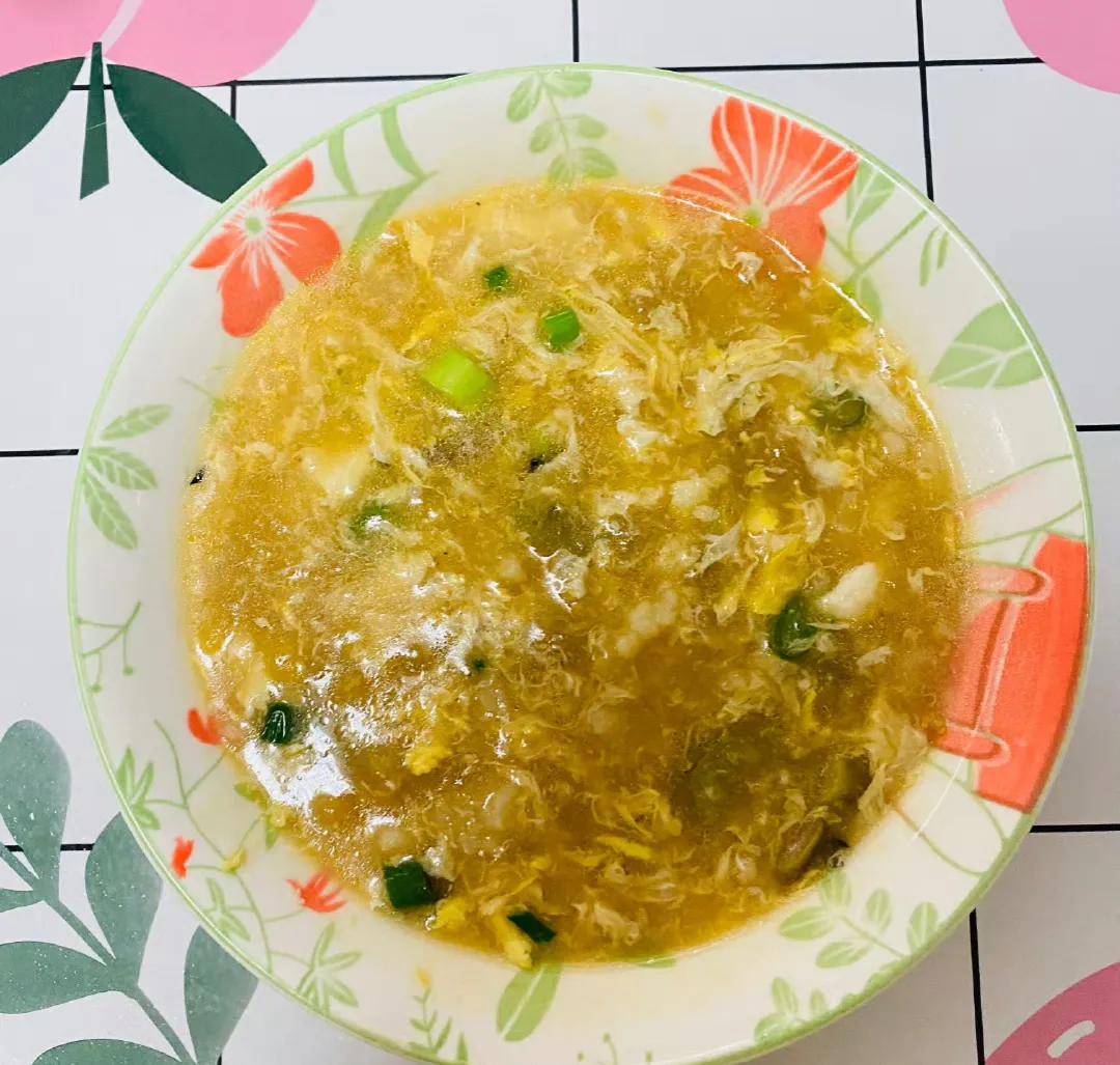 晚饭喝一碗疙瘩汤，胃里暖暖的，巴适得很。