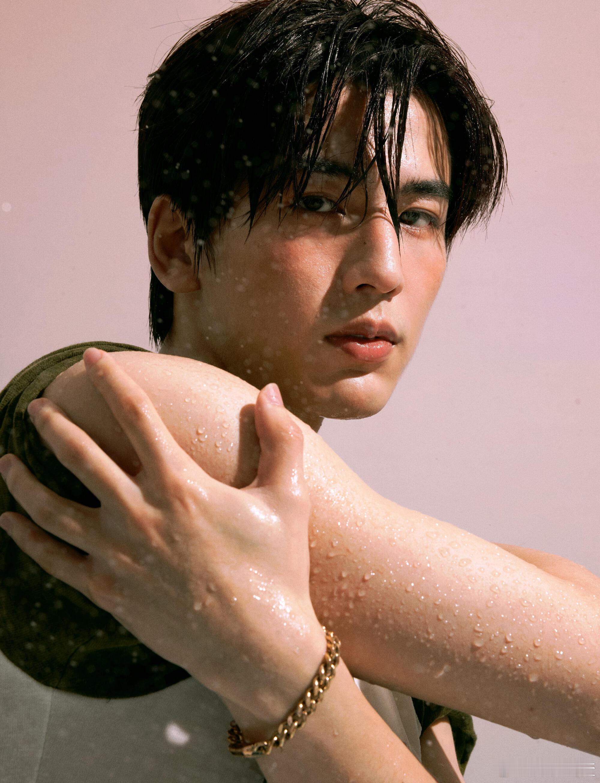 张凌赫  真的会有人不爱这套图吗？！ 斯哈张凌赫｜ 