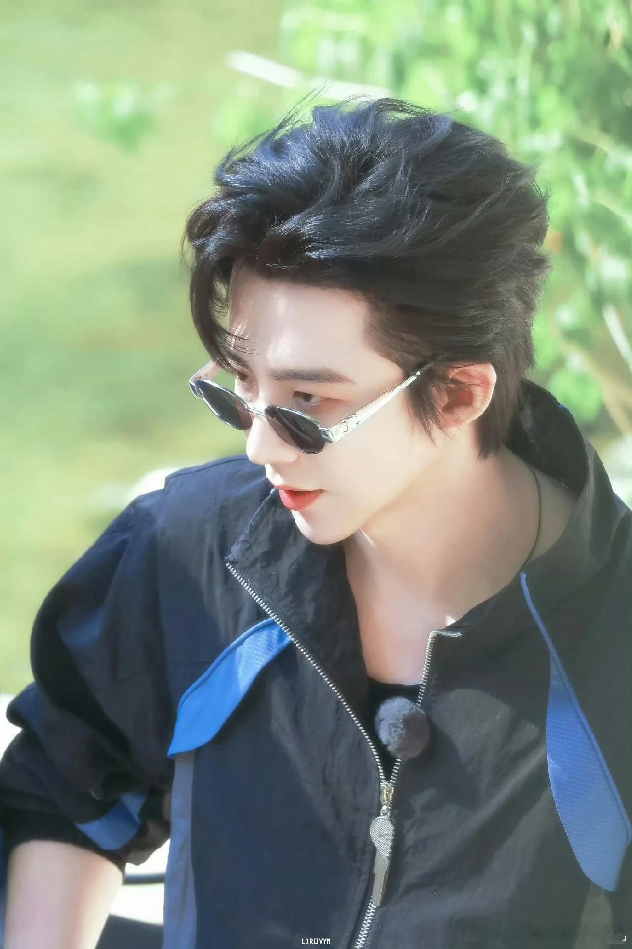 头一次不看歌词听莫悲歌，天呢，惊喜了，这歌这么好听啊？刘宇宁的嗓音唱这首歌儒雅沉