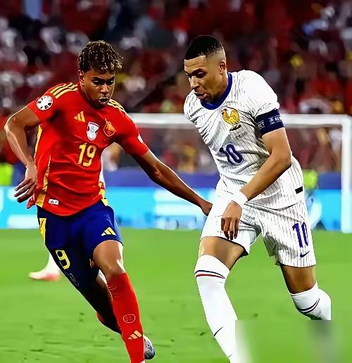 世界杯🏆铜牌🥉比赛日⚽
上半场⚽37分钟🕰️开始看👀
上半场结束🔚
比