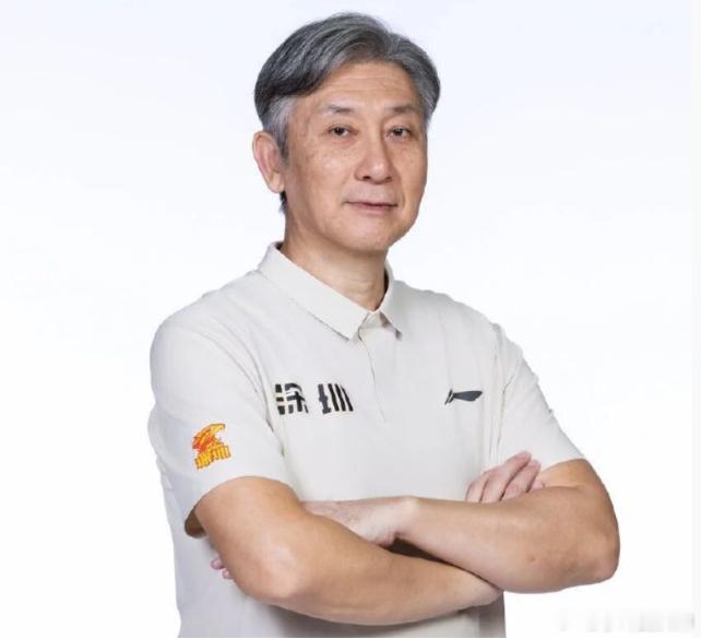 赛前换帅！深圳男篮官宣：郑永刚升任主教练，凯利转任助教12月24日讯 深圳男篮官