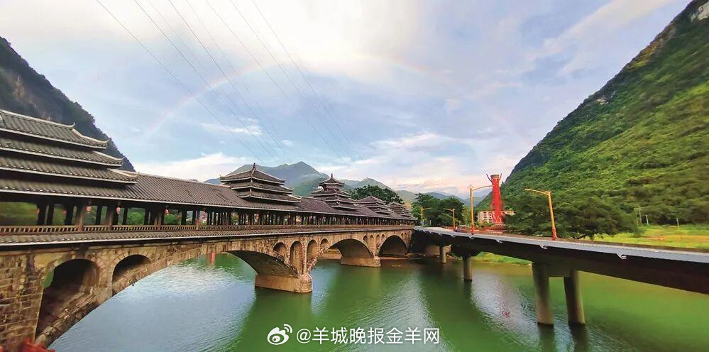#早安#凡是过往，皆为序章。放眼未来，去争取、去打拼、去创造，才能看到更绚丽的风