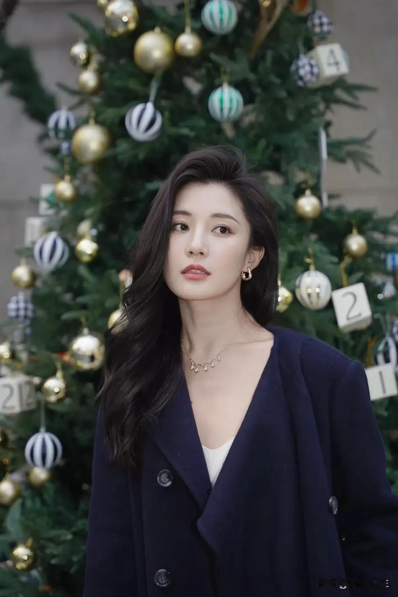 📍𝐒𝐡𝐚𝐧𝐠 𝐡𝐚𝐢 上海
上有天堂，下有苏杭，
唯有上海 ，