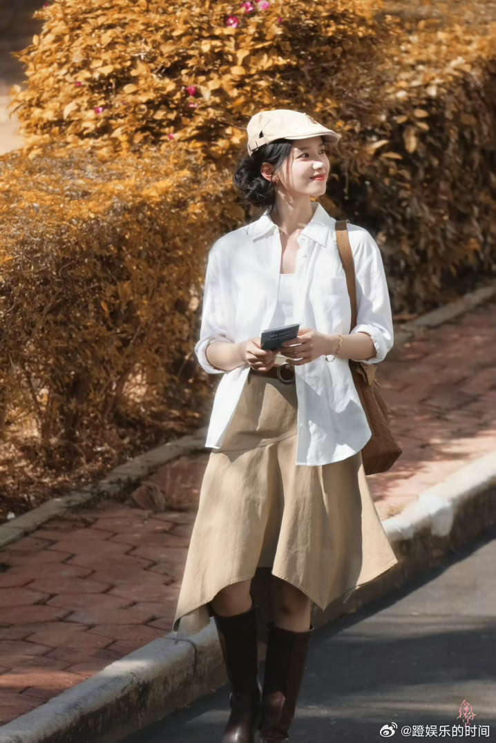 致我那菜市场的白月光杀青张婧仪陈靖可新剧杀青 任冬雪的成长线太戳普通人！从职高生