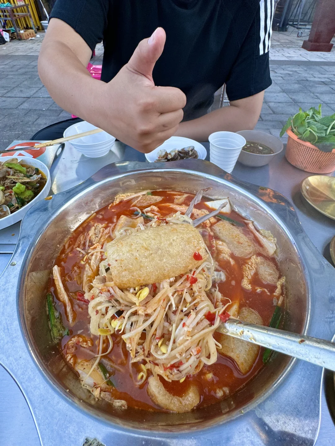 昆明！！！社区里便宜🥄又好吃。。。