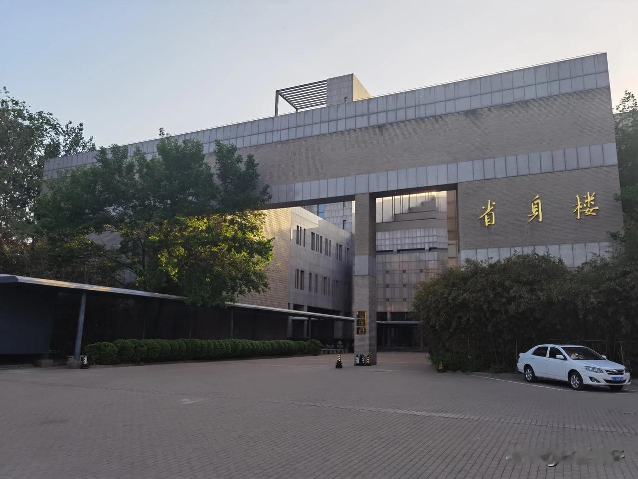 南开数学在教育部第五轮学科评估中，持续在国内数学学科第一阵营。
近五年取得两项发