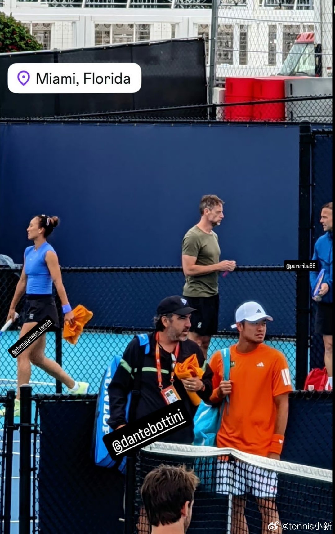 郑钦文和吴易昺同框昺&文一眼望穿网球talking大会