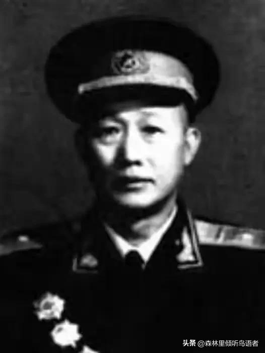 李钟奇：从东北义勇军到开国少将——一位抗战老兵的传奇人生
 
1913年，李钟奇