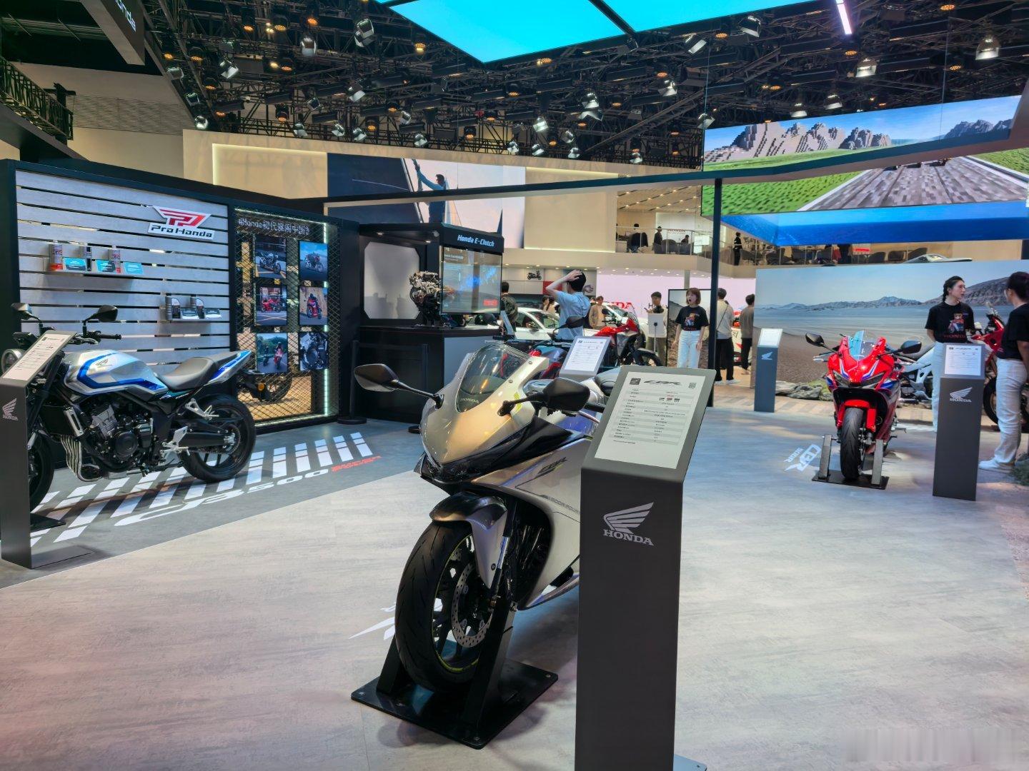 现在本田有看点的就是摩托车了 