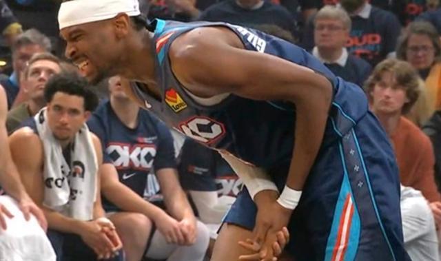 虽然说本场比赛雷霆赢球，但是他们也付出了不小的代价。上半场比赛，亚历山大在落地后