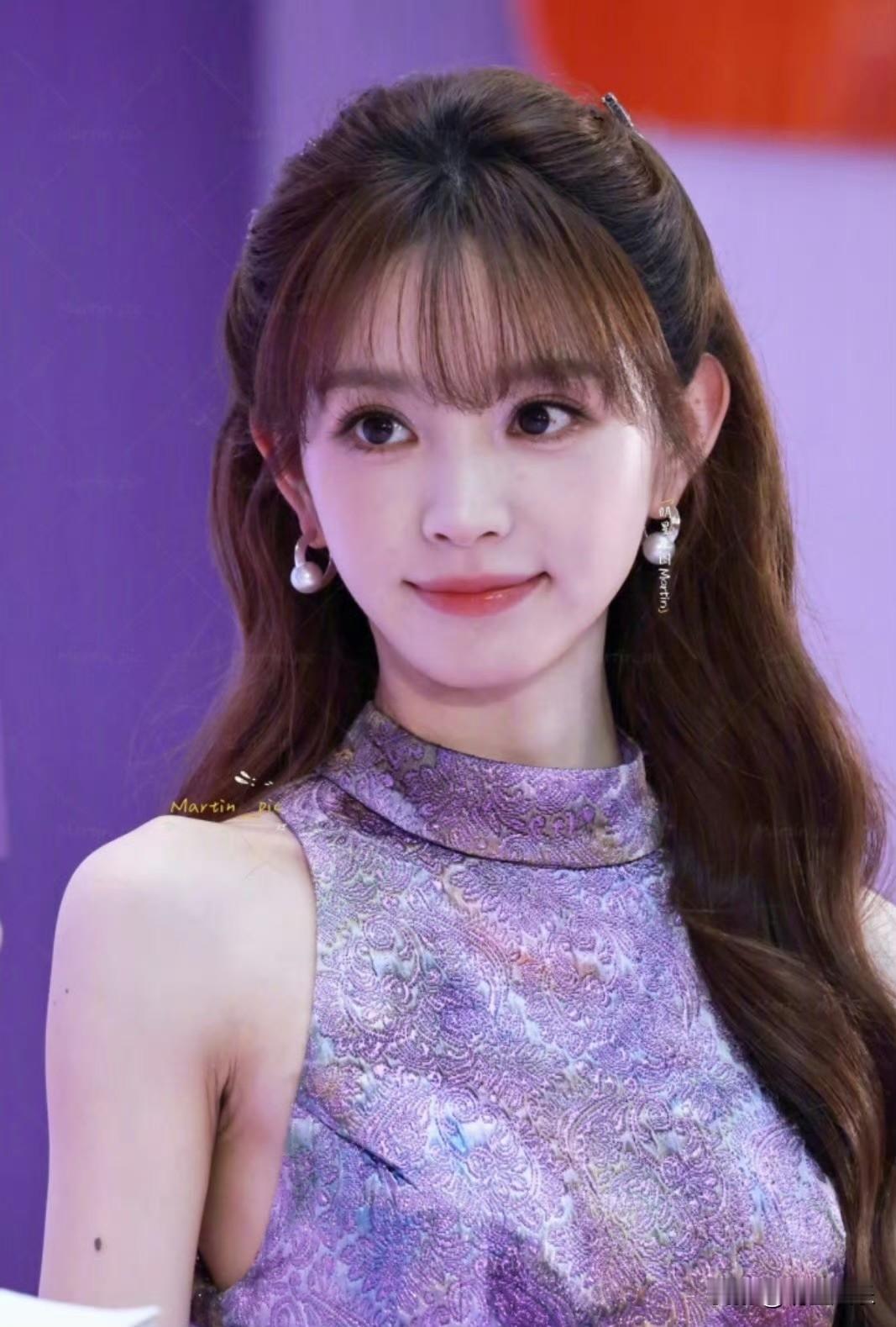 田曦薇不算顶美？95里除了王楚然还有谁可以跟她脸放一块比 ？