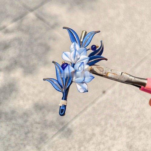 今天缠这个[哇][哇]我在椰子水里面加了黑咖啡，no不好喝！甜不甜苦不苦的[可怜