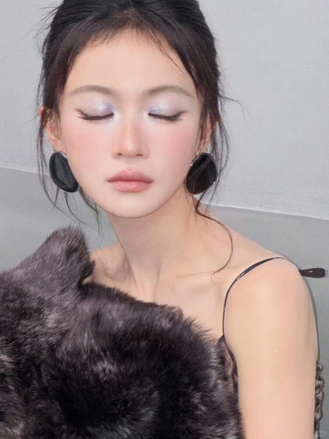好喜欢女明星们冰蓝色系的眼影