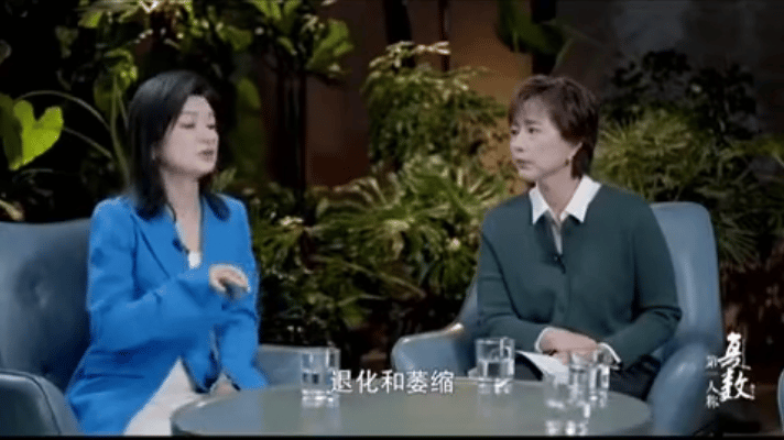 退休医生忘记了一切却还会看病 看哭了！86岁认知症老医生记不清人事，穿上白大褂却