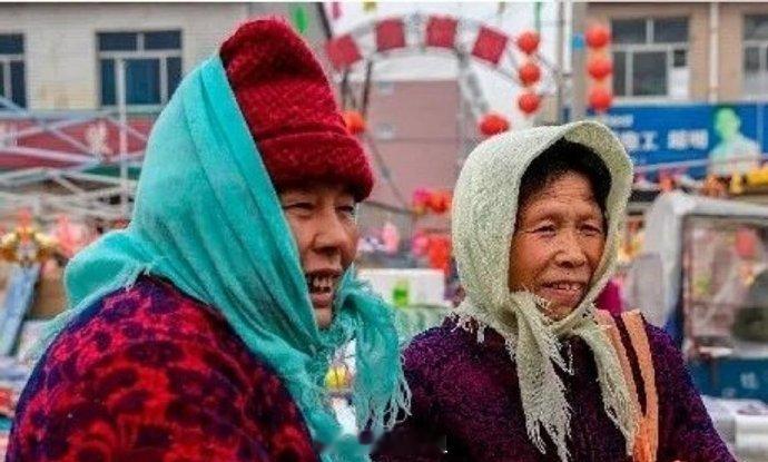 #没认出来这居然是权志龙#不是你说这是谁？？这居然是权志龙，这装扮真的认不出来啊