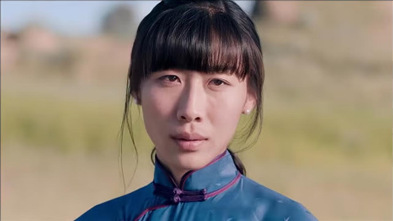 你是通过哪部作品认识任素汐的最早是《驴得水》记住她，张一曼鲜活又有破碎感，台词和