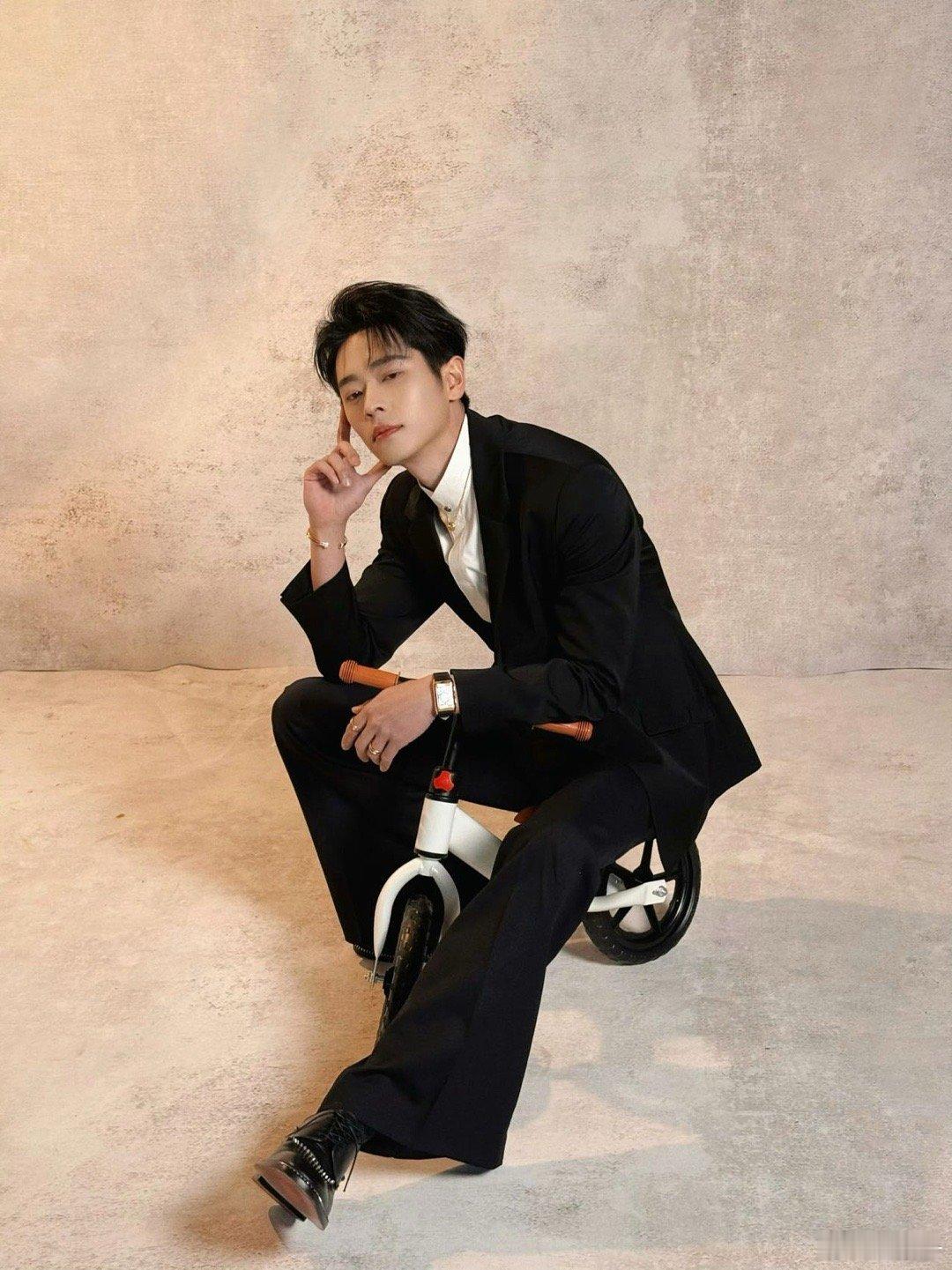 丞磊王影璐你俩拍一部吧 这或许是下一个爆款预定的演员组合！丞磊和王影璐各自拥有稳