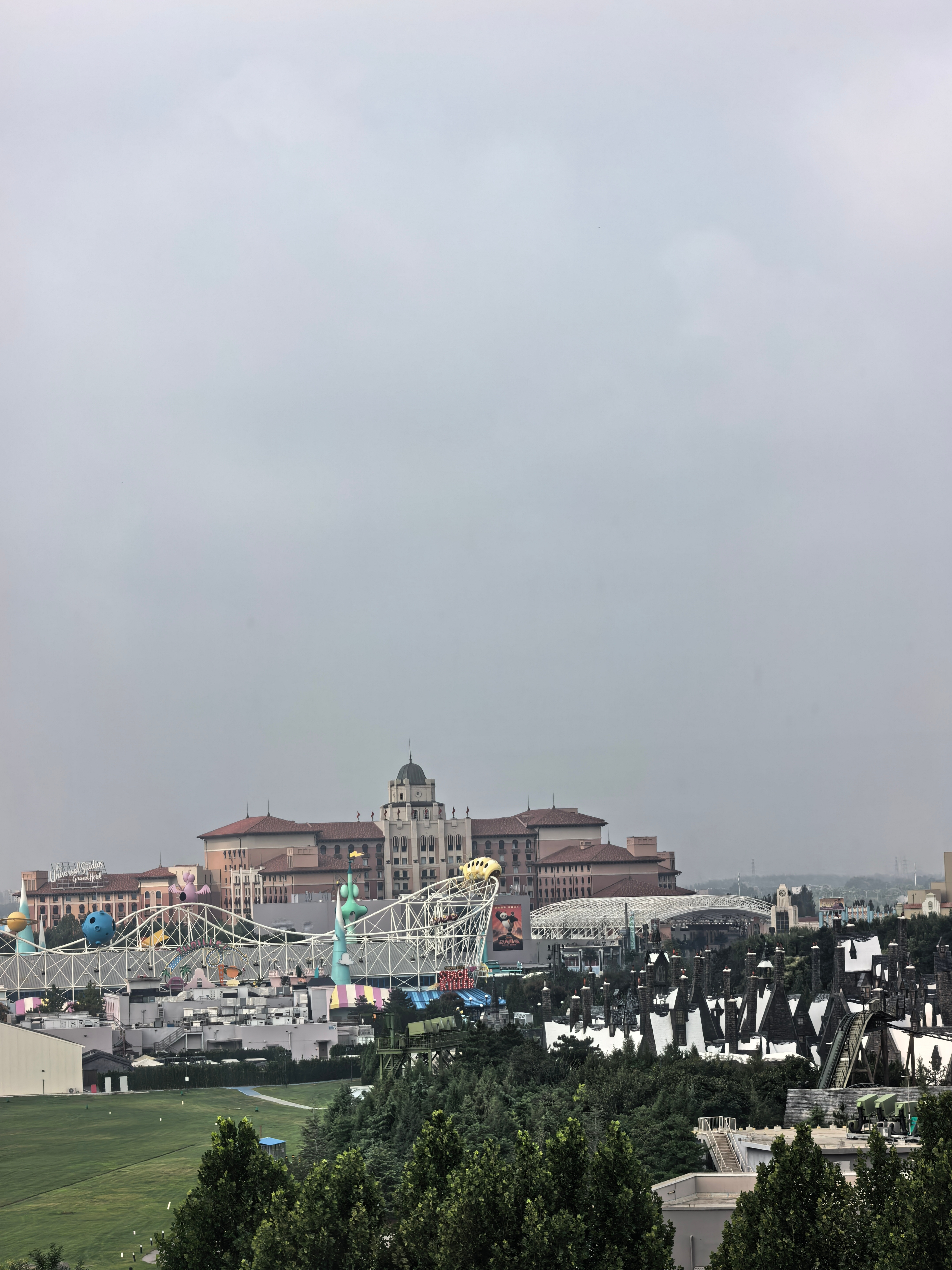 从今天起俩娃陪我出差一周公费出差，车接车送，住好酒店确实挺爽，虽辗转各地也很辛苦