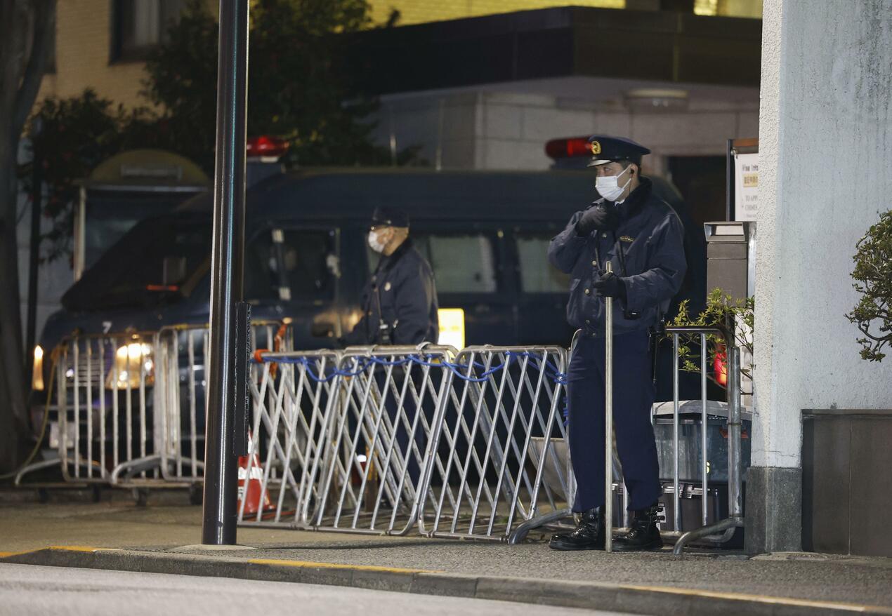 更新：日本警方以“闯入中国使馆”嫌疑逮捕自卫队尉官，性质极恶劣。

犯案经过基本