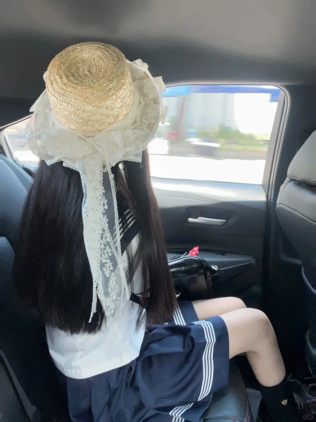 背影(๑`･ᴗ･´๑)