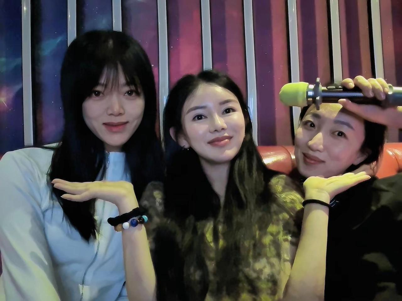 风向三人组。风一样的女子 活力值直接拉满 时间之锚 我身边怎么这么多美女～