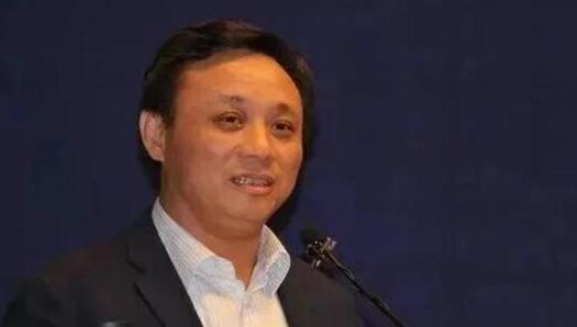 关于“体制内退休费太高”，经济学家毛振华公开直接提出：现在体制内退休人员拿的养老