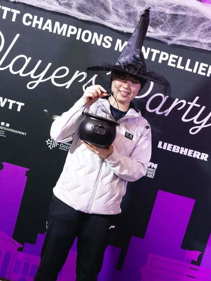 国乒万圣节造型太会玩了  小界不允许有人还没看到国乒新皮肤！万圣节限定版真的很鲜