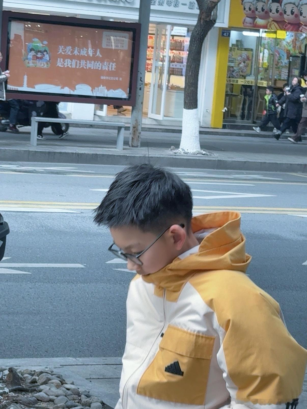 抓拍弟弟👨 