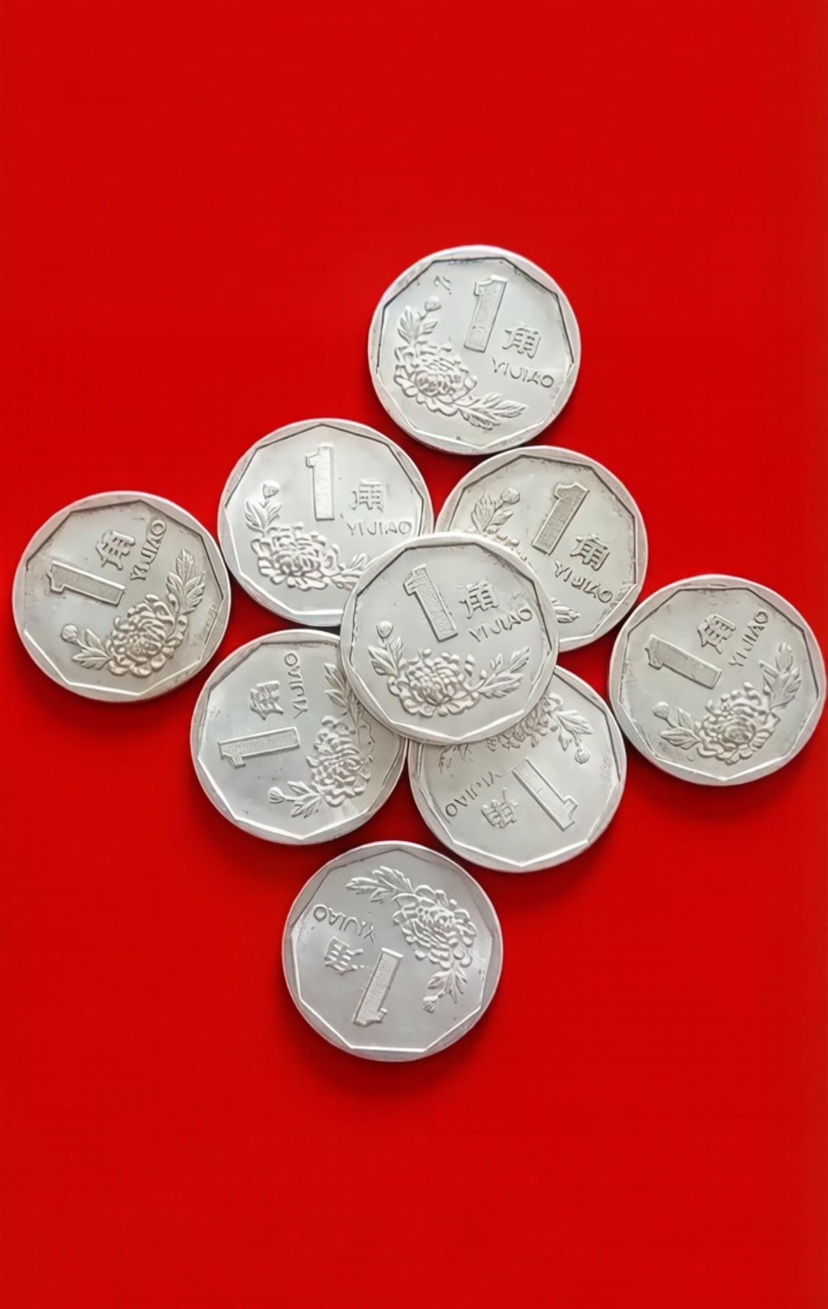 最近，菊花一角硬币在收藏界备受青睐。该硬币于1991年开始发行，直至2000年结