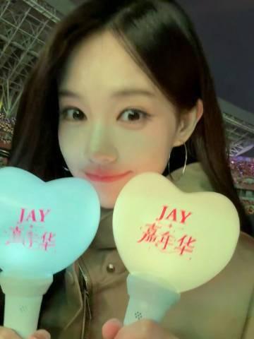 李一桐打卡周杰伦演唱会李一桐晒第一次看演唱会 李一桐打卡周杰伦演唱会 ​​​