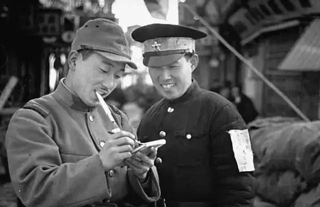 1940年，鄂东独立团团长张体学独自外出侦察时，被日伪军发现，眼看就要被敌人追上