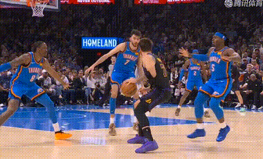 东契奇终于投进第一记三分湖人vs雷霆