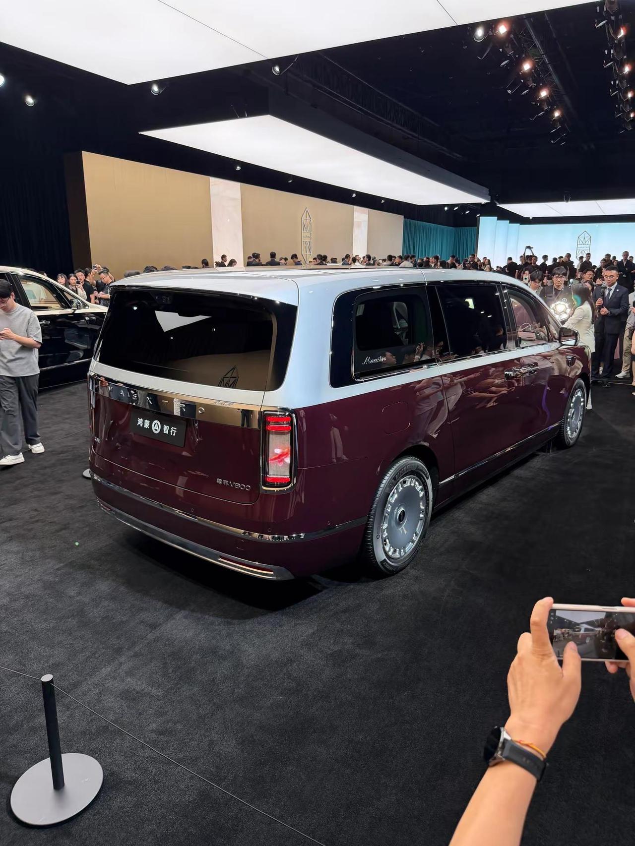 尊界v800开启预定尊界v800 尊界汽车 鸿蒙智行 智慧出行体验