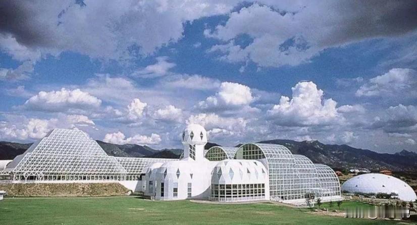 1991年，美国曾秘密做过一个名为“生物圈二号”的实验，将4男4女关一起两年，当