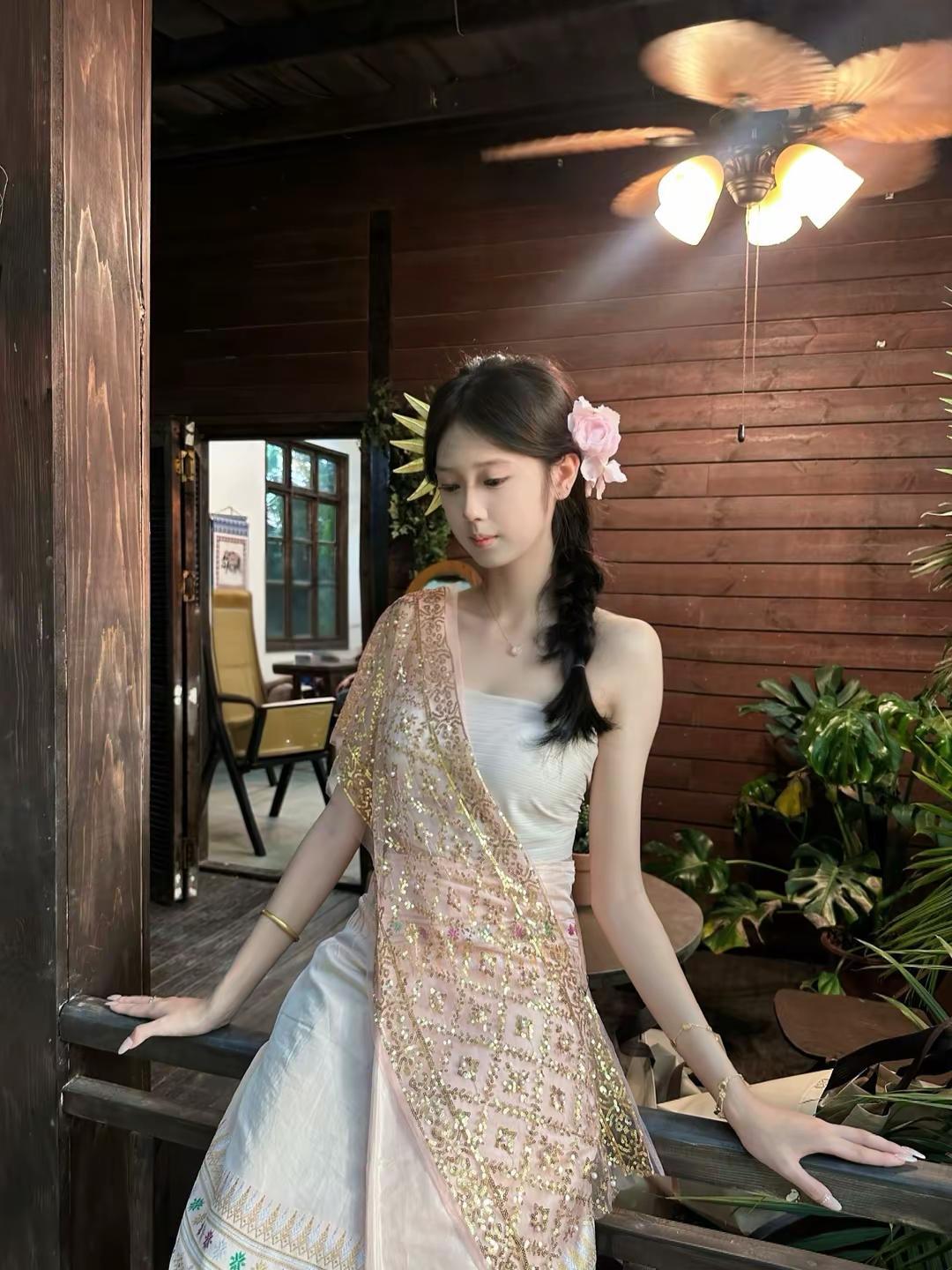你說灼夏翩然降落.🍃
